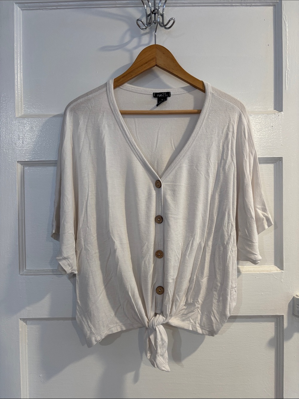 Zunie Ivory Button-Front Tie Hem Short Sleeve Top